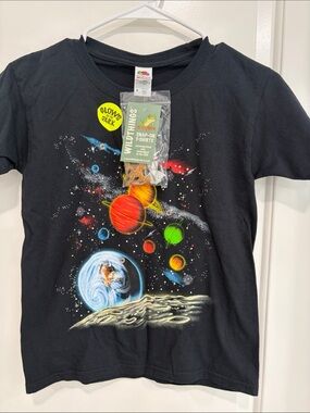 NEW NWT Kids Glow-in-the-Dark Space Graphic T-Shirt with Snap-Ons